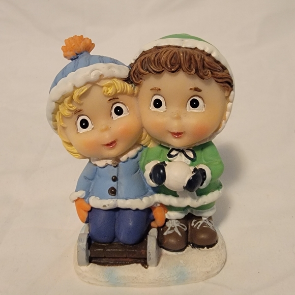 Tender Times figurine Ceramic Boy and Girl Bundeled In Coats - Picture 1 of 8
